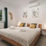 Mia - Moderne Oase Mit Meerblick Und Pool Daire Vodice