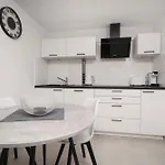 Mia - Moderne Oase Mit Meerblick Und Pool Daire