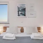 Daire Mia - Moderne Oase Mit Meerblick Und Pool Vodice