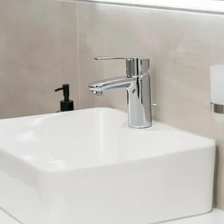 Mia - Moderne Oase Mit Meerblick Und Pool 沃迪切