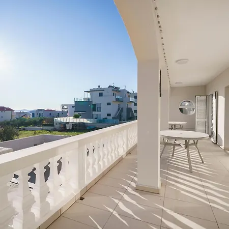 Mia - Moderne Oase Mit Meerblick Und Pool Apartment
