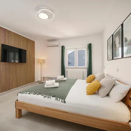 Mia - Moderne Oase Mit Meerblick Und Pool Apartment Vodice