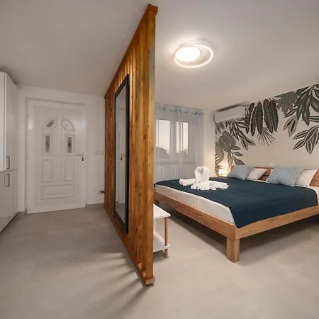 Apartment Mia - Moderne Oase Mit Meerblick Und Pool Vodice
