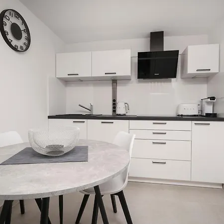 Mia - Moderne Oase Mit Meerblick Und Pool 公寓