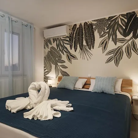 Mia - Moderne Oase Mit Meerblick Und Pool Vodice