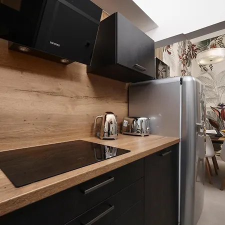 Mia - Moderne Oase Mit Meerblick Und Pool 公寓