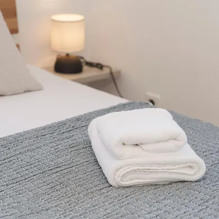 Mia - Moderne Oase Mit Meerblick Und Pool