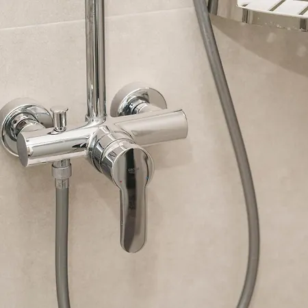 Mia - Moderne Oase Mit Meerblick Und Pool 公寓