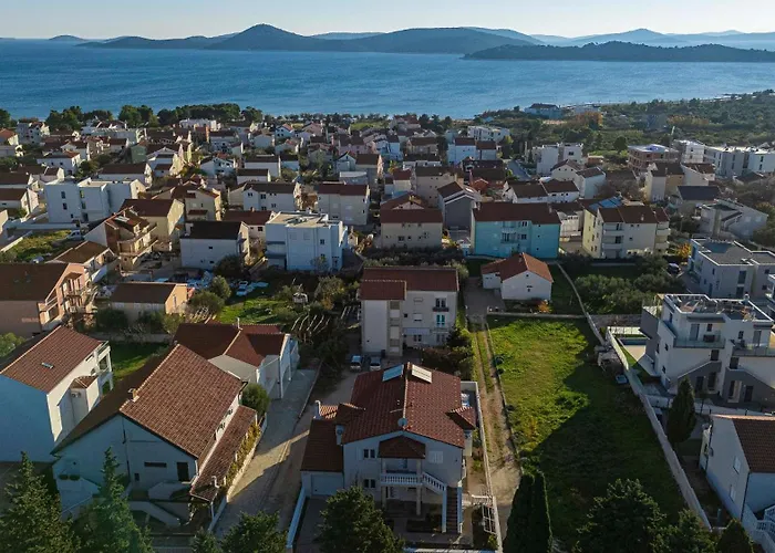 Mia - Moderne Oase Mit Meerblick Und Pool Appartement Vodice