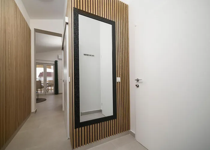 Mia - Moderne Oase Mit Meerblick Und Pool Vodice