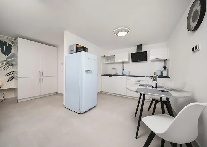 Mia - Moderne Oase Mit Meerblick Und Pool Apartamento *