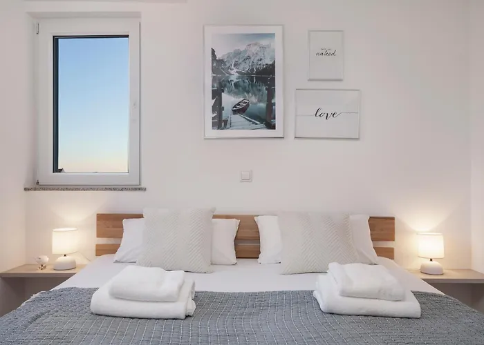 Lägenhet Mia - Moderne Oase Mit Meerblick Und Pool Vodice