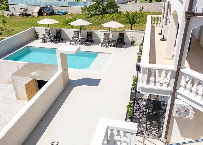 Apartamento Mia - Moderne Oase Mit Meerblick Und Pool