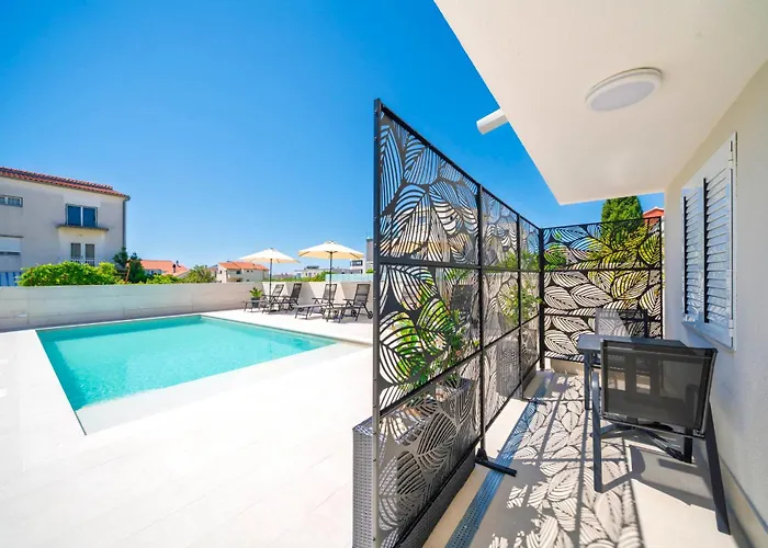 Apartamento Mia - Moderne Oase Mit Meerblick Und Pool